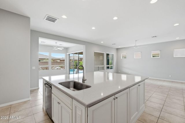 121 E ALCATARA Avenue, Queen Creek, AZ 85140