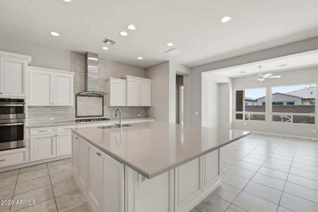 121 E ALCATARA Avenue, Queen Creek, AZ 85140