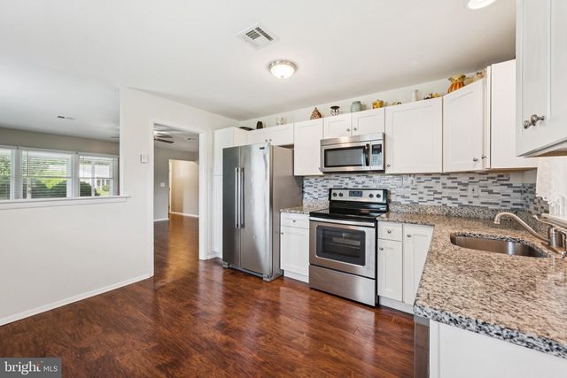 38 SHEFFIELD PL, Southampton, NJ 08088