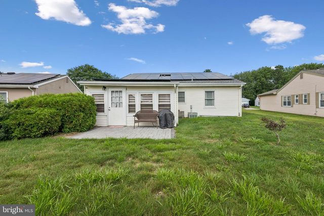 38 SHEFFIELD PL, Southampton, NJ 08088