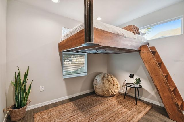 2310 30TH AVENUE N, St Petersburg, FL 33713