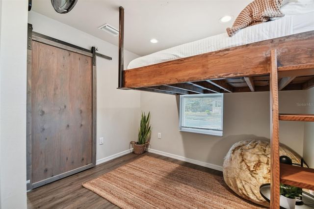 2310 30TH AVENUE N, St Petersburg, FL 33713