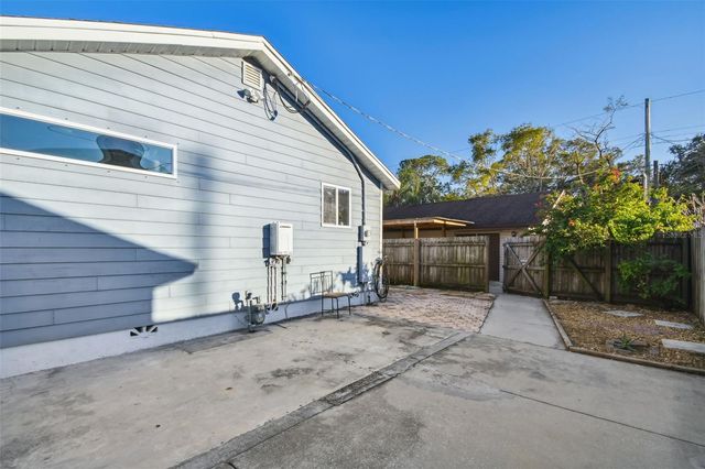 2310 30TH AVENUE N, St Petersburg, FL 33713