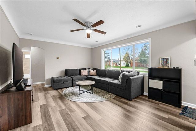 32211 Pardo Street, Garden City, MI 48135