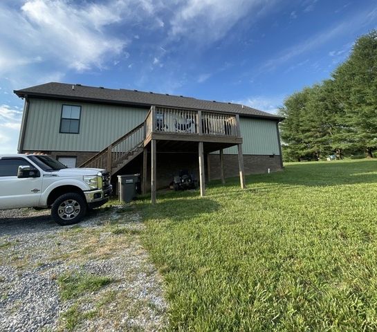 528 Womack Rd, Bethpage, TN 37022