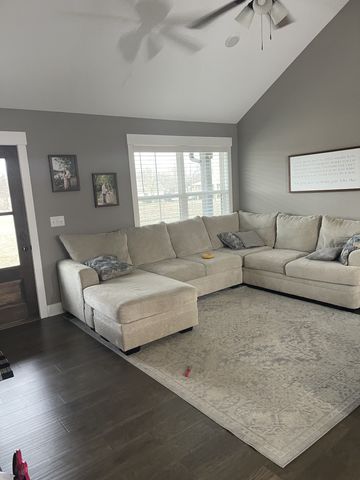 528 Womack Rd, Bethpage, TN 37022