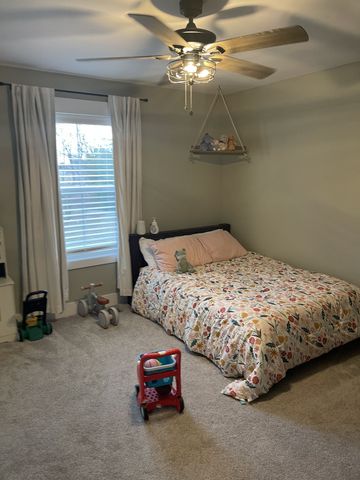 528 Womack Rd, Bethpage, TN 37022