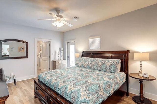 678 Anchor Dr, Port Aransas, TX 78373