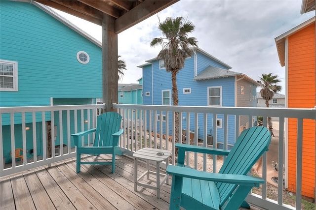678 Anchor Dr, Port Aransas, TX 78373