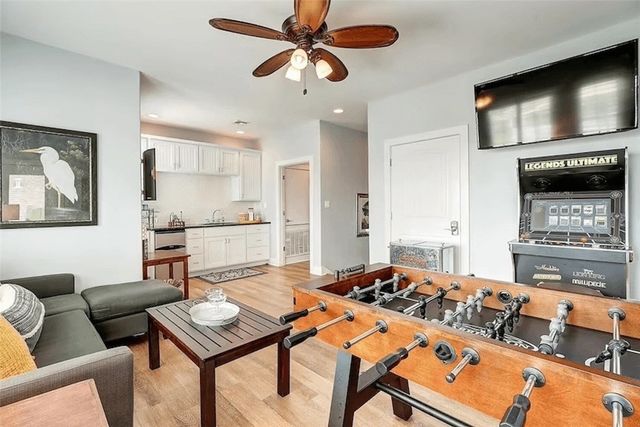 678 Anchor Dr, Port Aransas, TX 78373
