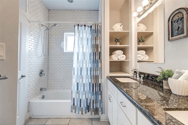678 Anchor Dr, Port Aransas, TX 78373