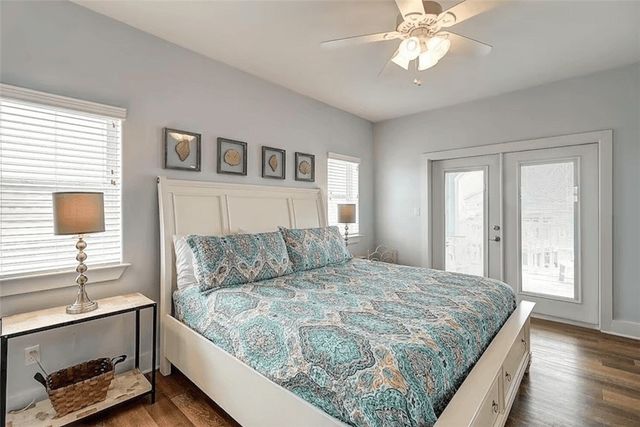 678 Anchor Dr, Port Aransas, TX 78373