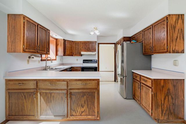 2322 Cromwell Street S, Moorhead, MN 56560