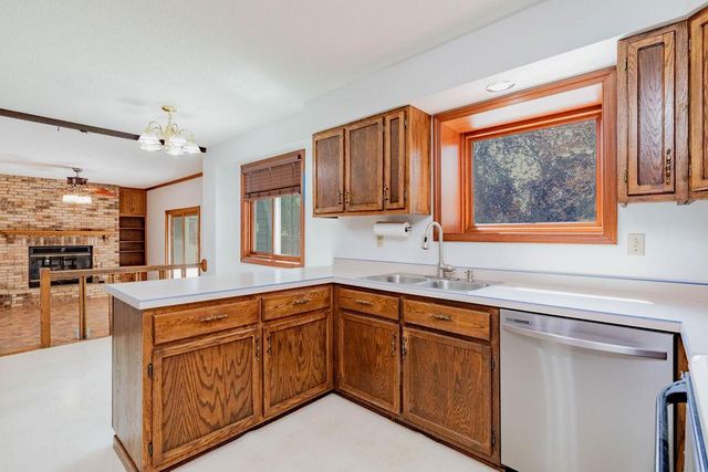 2322 Cromwell Street S, Moorhead, MN 56560
