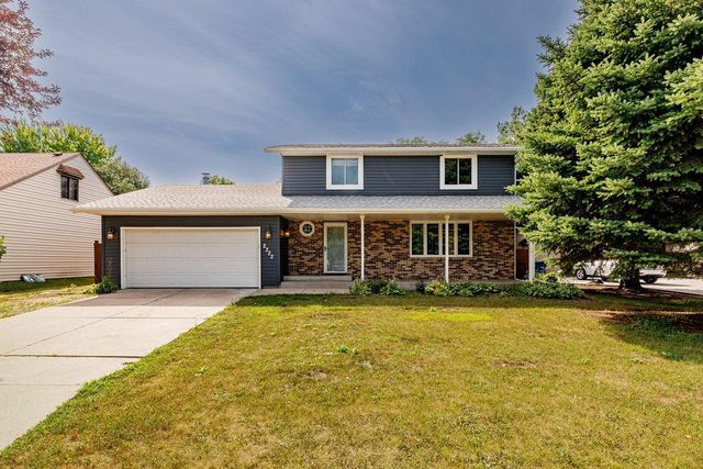 2322 Cromwell Street S, Moorhead, MN 56560