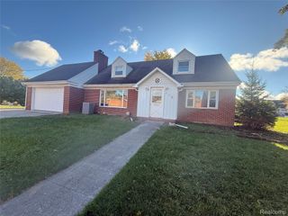 110 Harris Court, Grand Blanc, MI 48439