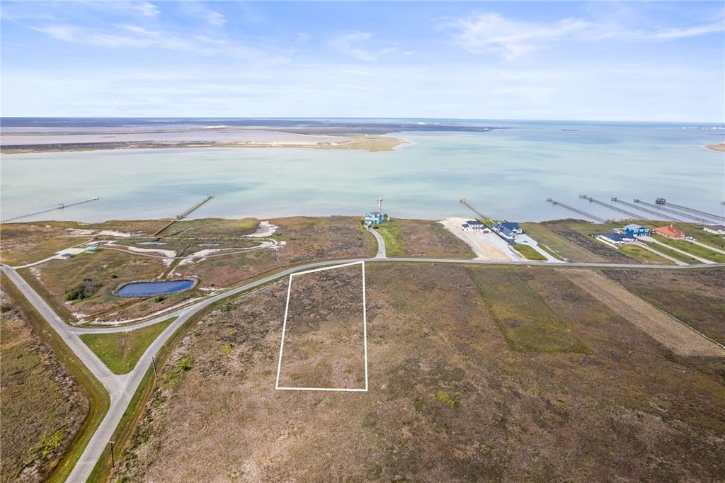 104 Dockside Dr, Rockport, TX 78382 — photo 3