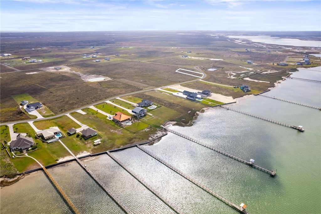 104 Dockside Dr, Rockport, TX 78382 — photo 5