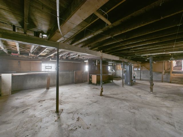 1840 S 7th Avenue, Maywood, IL 60153