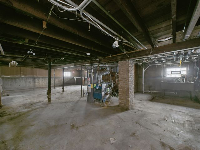 1840 S 7th Avenue, Maywood, IL 60153