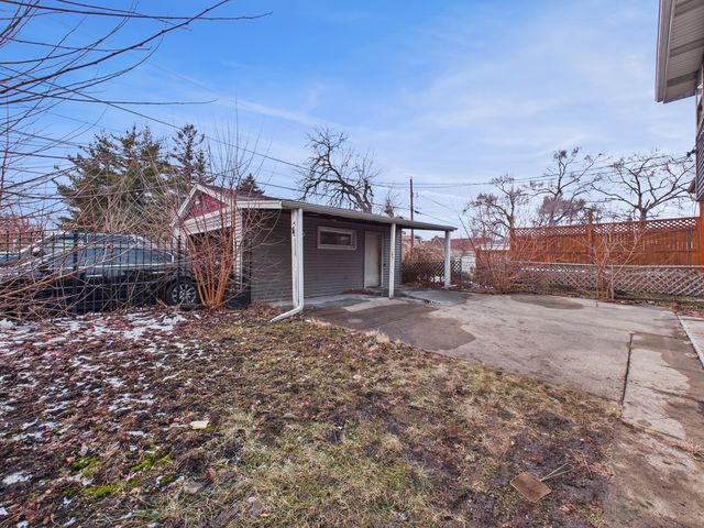 1840 S 7th Avenue, Maywood, IL 60153