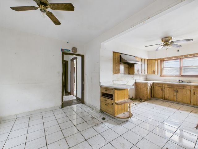 1840 S 7th Avenue, Maywood, IL 60153