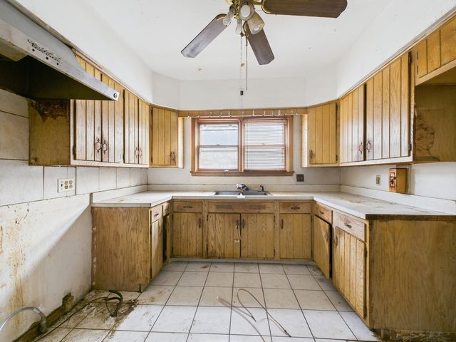 1840 S 7th Avenue, Maywood, IL 60153