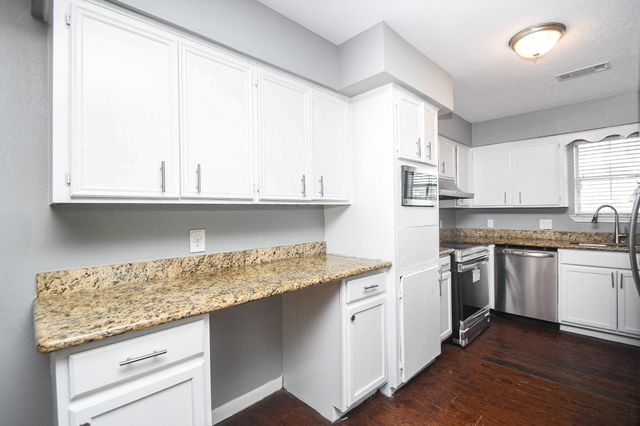 208 Willow Street, Sealy, TX 77474