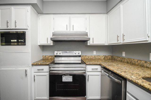 208 Willow Street, Sealy, TX 77474
