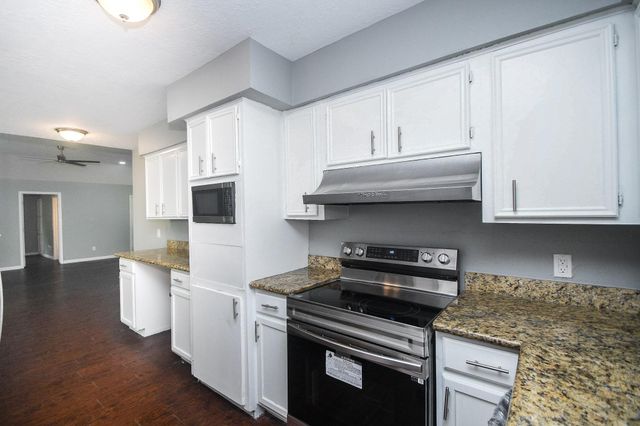 208 Willow Street, Sealy, TX 77474