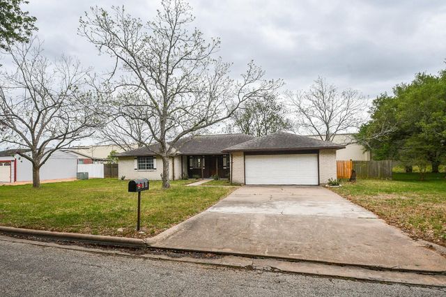 208 Willow Street, Sealy, TX 77474