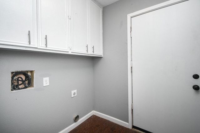 208 Willow Street, Sealy, TX 77474