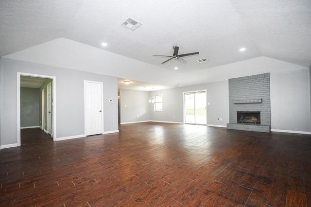 208 Willow Street, Sealy, TX 77474