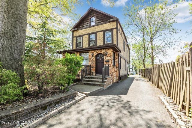 225 Freeman Street, Woodbridge, NJ 07095