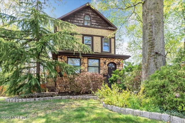 225 Freeman Street, Woodbridge, NJ 07095