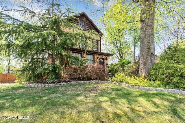 225 Freeman Street, Woodbridge, NJ 07095