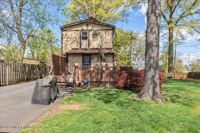 225 Freeman Street, Woodbridge, NJ 07095