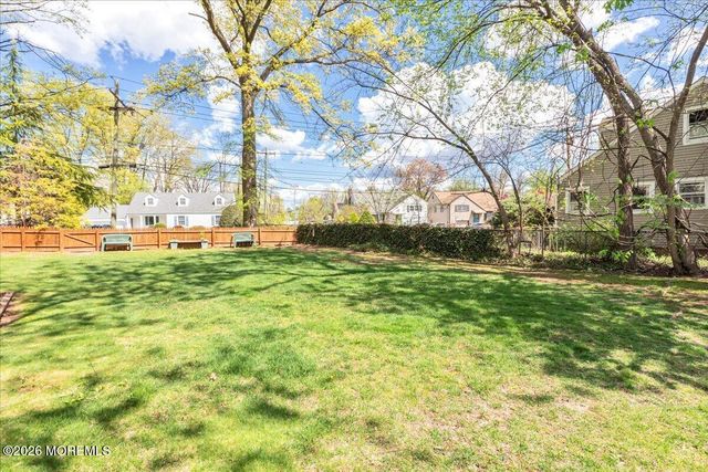 225 Freeman Street, Woodbridge, NJ 07095