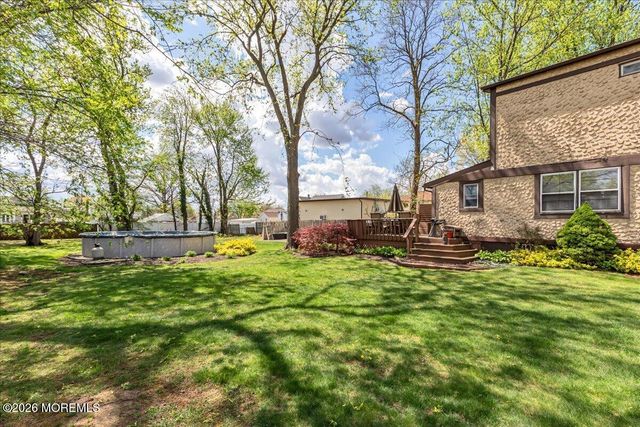 225 Freeman Street, Woodbridge, NJ 07095