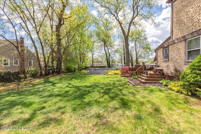 225 Freeman Street, Woodbridge, NJ 07095