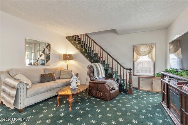 225 Freeman Street, Woodbridge, NJ 07095