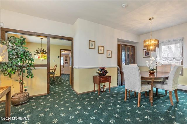 225 Freeman Street, Woodbridge, NJ 07095