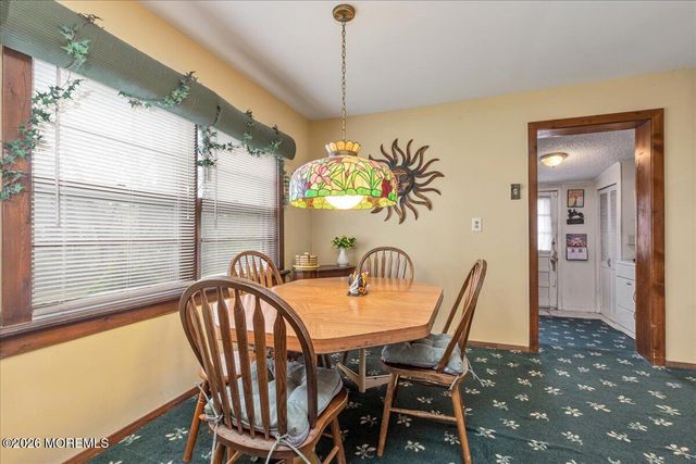 225 Freeman Street, Woodbridge, NJ 07095