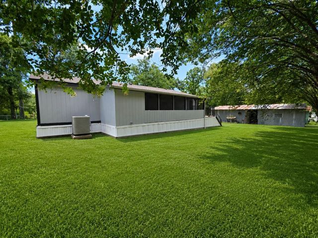 151 N Canyon Drive, Onalaska, TX 77360
