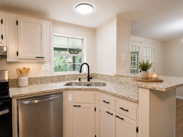 151 N Canyon Drive, Onalaska, TX 77360