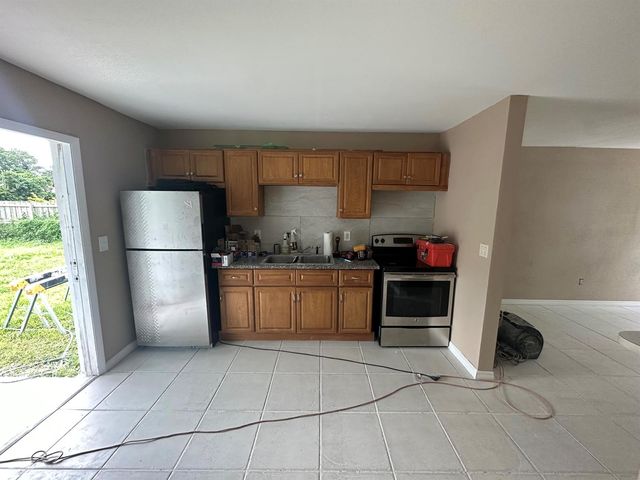 422 Caroline Avenue, West Palm Beach, FL 33413