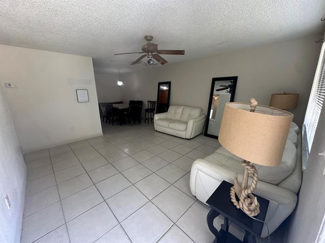 422 Caroline Avenue, West Palm Beach, FL 33413