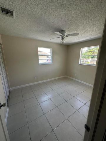 422 Caroline Avenue, West Palm Beach, FL 33413