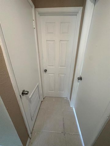422 Caroline Avenue, West Palm Beach, FL 33413