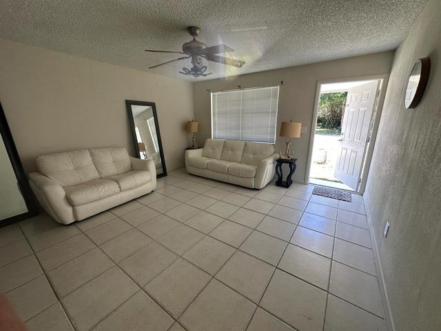 422 Caroline Avenue, West Palm Beach, FL 33413